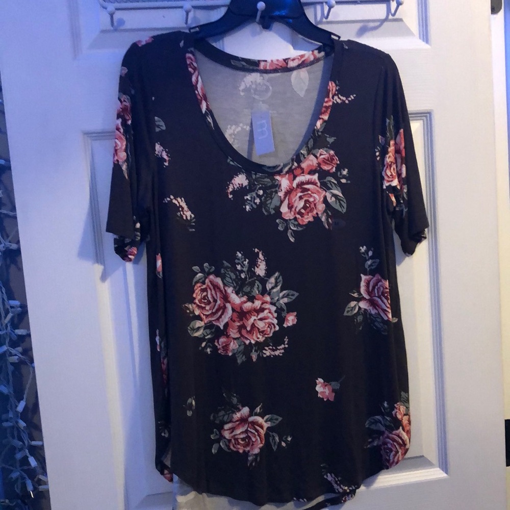 Brand new Maurices size medium T-shirt